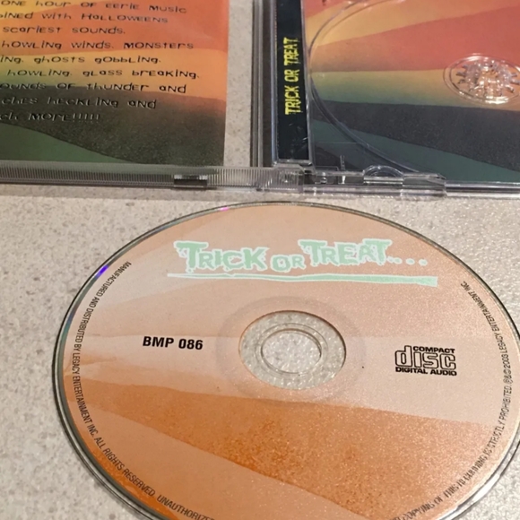 Unforgettable eerie Spirit with the Trick or Treat Halloween CD 1 hour. - Picture 4 of 6